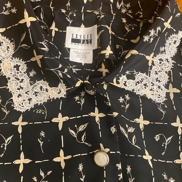 Vintage button up blouse with plant print - Picture 2 of 3